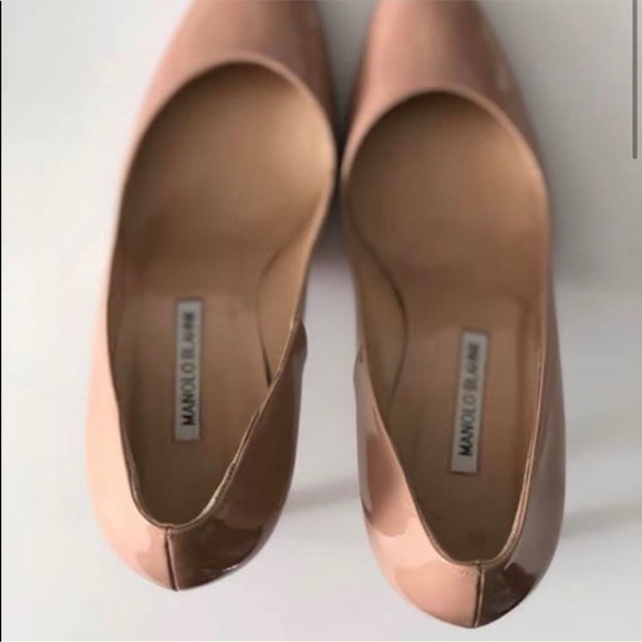 Manolo Blahnik Nude Almond Toe Pumps - Picture 4 of 7